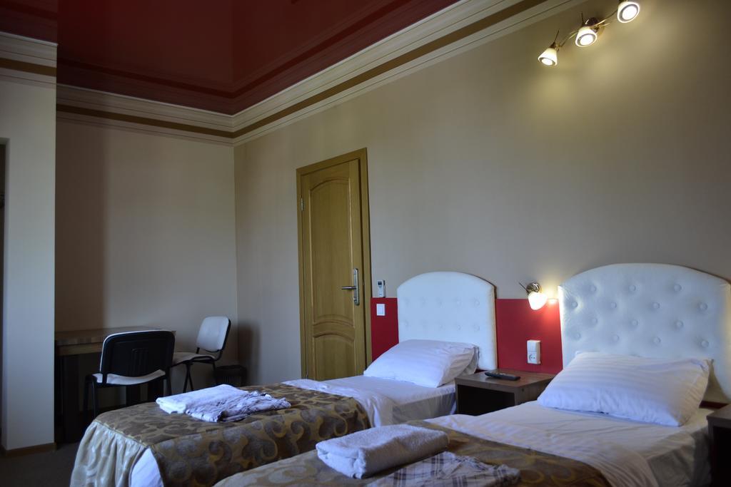 Shellman Apart Hotel Odessa Extérieur photo